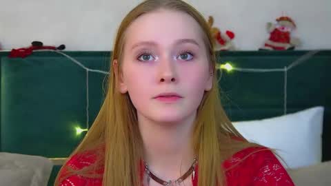 Snapshot of agatafoxley chatting on December 2025 06:12:02 PM AgataFoxley online show from December 2025 06:12:02 PM