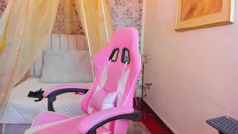 Snapshot of agatha_rusell chatting on February 2025 10:37:02 PM agatha online show from February 2025 10:37:02 PM