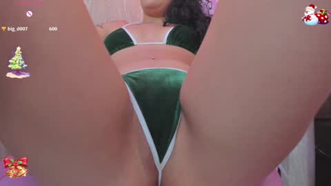 Snapshot of agatha_russh_ chatting on December 2024 08:45:01 PM LUNNA online show from December 2024 08:45:01 PM