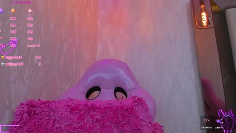 Snapshot of agatha_russh_ chatting on January 2025 09:04:02 PM LUNNA online show from January 2025 09:04:02 PM