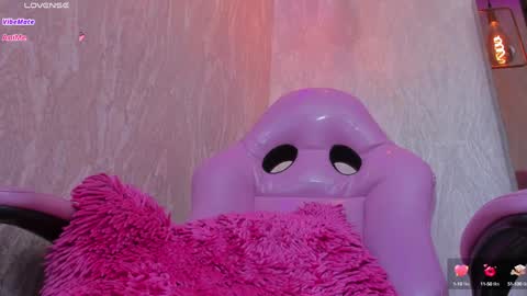 Snapshot of agatha_russh_ chatting on January 2025 09:36:01 PM LUNNA online show from January 2025 09:36:01 PM