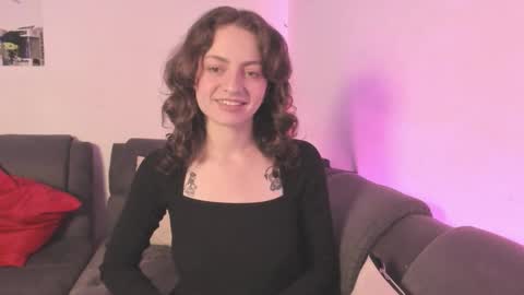 Camila     2 online show from October 2025 11:58:01 PM