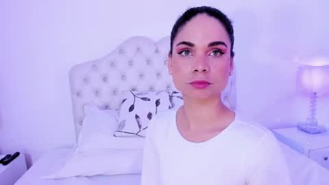 Agatha Mendoza online show from December 2024 02:22:02 PM