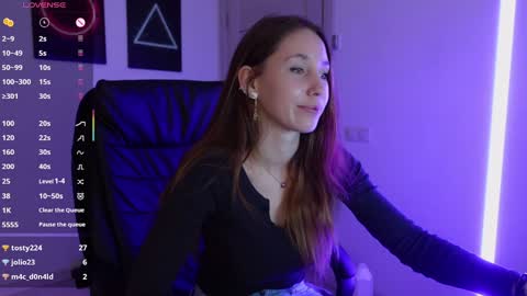 Snapshot of agelina_summer chatting on March 2025 11:38:01 PM Agelina Lilly Laura online show from March 2025 11:38:01 PM