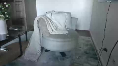 Mila online show from September 2025 09:26:02 PM