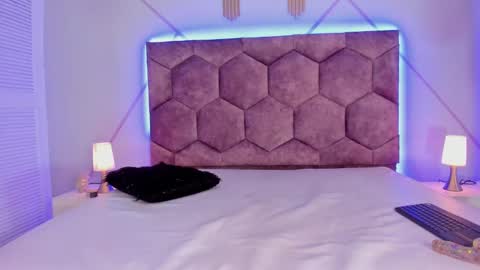 Aggy online show from February 2025 11:37:02 PM