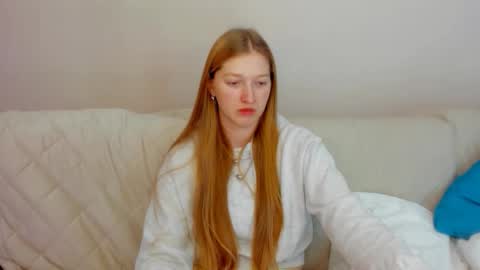 AgnesArden online show from November 2025 06:46:02 PM