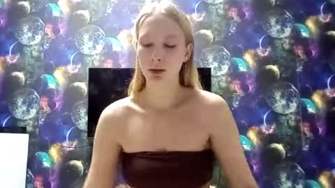 Monica online show from December 2025 03:42:01 PM