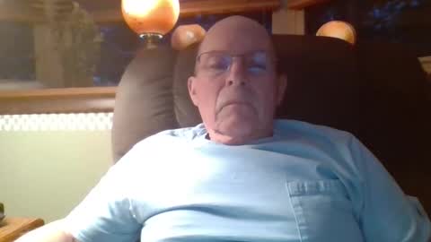 Snapshot of aguynrkfrd chatting on November 2025 10:41:02 PM aguynrkfrd online show from November 2025 10:41:02 PM