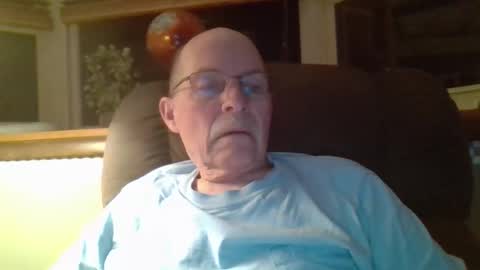 aguynrkfrd online show from April 2026 08:18:02 AM