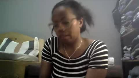 Snapshot of aicha_boobs chatting on October 2025 04:17:02 PM Aicha boobs online show from October 2025 04:17:02 PM