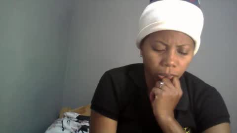 Aicha boobs online show from April 2026 07:01:02 PM