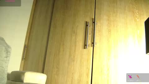 Snapshot of aidaadams chatting on November 2025 10:24:01 AM Aida online show from November 2025 10:24:01 AM