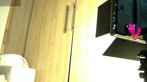 Snapshot of aidaadams chatting on November 2025 11:32:01 AM Aida online show from November 2025 11:32:01 AM