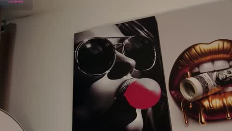 Snapshot of aidaadams chatting on December 2025 11:19:01 AM Aida online show from December 2025 11:19:01 AM