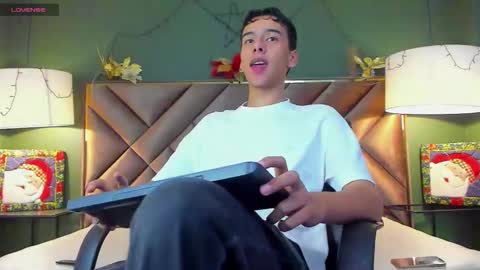 aiden_royce online show from December 2025 06:08:02 AM