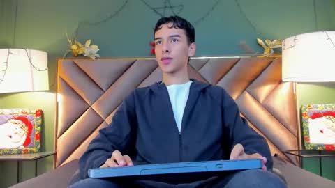 aiden_royce online show from December 2025 03:24:02 AM