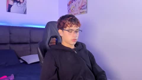 Snapshot of aiiden_15 chatting on October 2025 11:55:02 AM Aiden online show from October 2025 11:55:02 AM