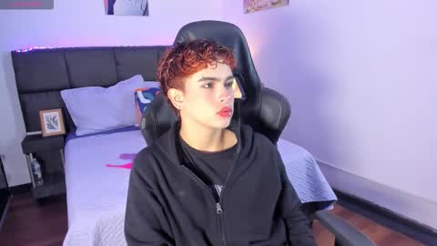 Snapshot of aiiden_15 chatting on November 2025 01:10:01 PM Aiden online show from November 2025 01:10:01 PM