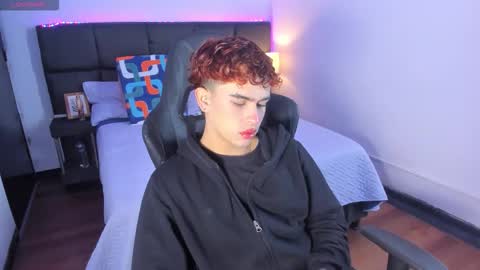 Snapshot of aiiden_15 chatting on November 2025 12:31:02 PM Aiden online show from November 2025 12:31:02 PM