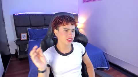 Snapshot of aiiden_15 chatting on November 2025 12:52:01 PM Aiden online show from November 2025 12:52:01 PM