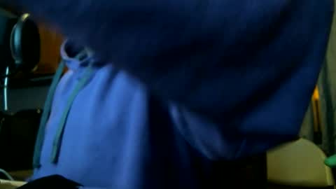 aikerisugly online show from December 2025 10:01:01 AM