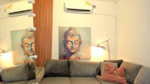 Alisson online show from October 2025 07:35:02 PM