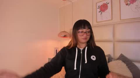 Snapshot of aily_yozuko chatting on February 2026 02:43:01 AM Aily Yozuko online show from February 2026 02:43:01 AM