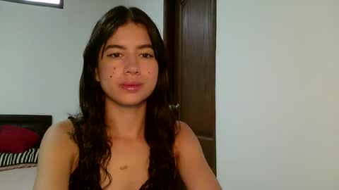 Snapshot of aine_ileana chatting on September 2025 02:19:01 PM J online show from September 2025 02:19:01 PM