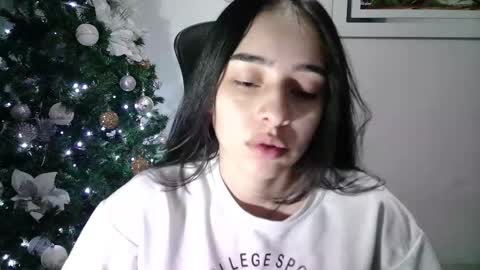 Snapshot of aineangeel chatting on December 2024 12:08:01 AM AINE online show from December 2024 12:08:01 AM