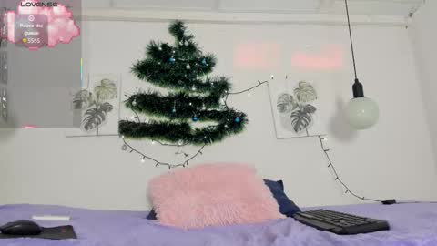 Ainoa  online show from December 2025 01:27:02 PM