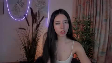 Aisha online show from March 2025 11:44:02 AM