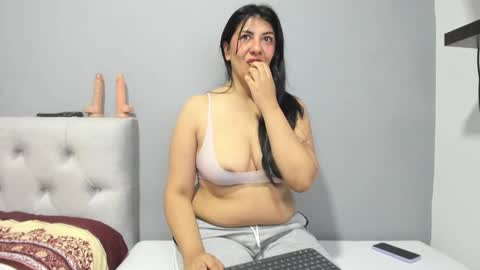 Katie   online show from December 2024 04:46:02 PM