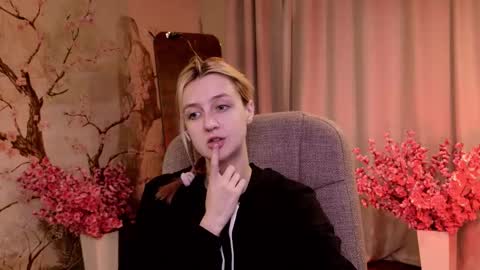 aishiro online show from November 2025 05:51:02 AM