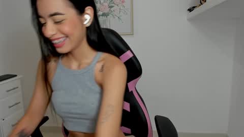 Snapshot of aitana05 chatting on February 2025 11:06:02 AM VALENTINA independent online show from February 2025 11:06:02 AM