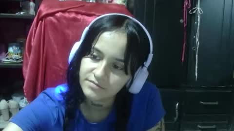 Snapshot of aitana23_ chatting on November 2025 07:27:01 PM aiti online show from November 2025 07:27:01 PM