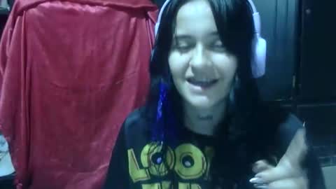 Snapshot of aitana23_ chatting on November 2025 07:06:01 PM aiti online show from November 2025 07:06:01 PM