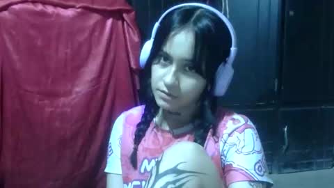 Snapshot of aitana23_ chatting on November 2025 06:56:02 PM aiti online show from November 2025 06:56:02 PM