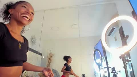 Aitana  online show from December 2025 07:32:01 PM