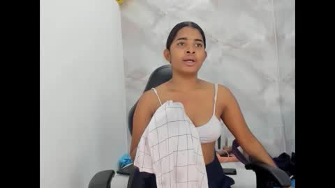 aitana online show from October 2025 01:41:01 PM