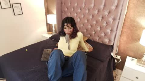 Snapshot of akane_uwu chatting on February 2025 07:47:01 PM A K A N E U W U online show from February 2025 07:47:01 PM