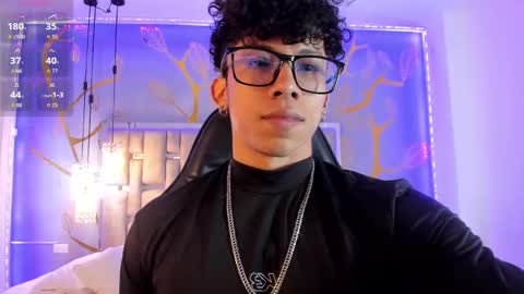 akazaboy online show from September 2025 09:27:02 PM