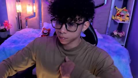 akazaboy online show from November 2025 04:11:01 AM