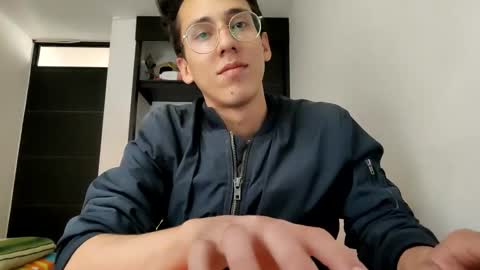 Snapshot of akilesbailo chatting on January 2025 07:20:01 PM My love online show from January 2025 07:20:01 PM