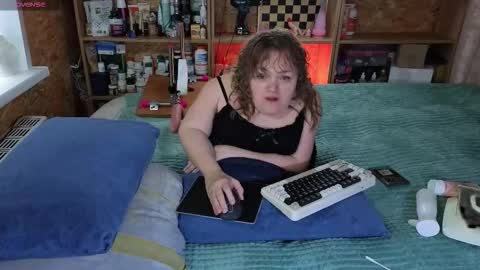 Snapshot of akindmodel chatting on November 2025 06:35:02 AM Natalie online show from November 2025 06:35:02 AM