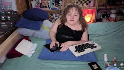 Snapshot of akindmodel chatting on December 2025 01:53:01 PM Natalie online show from December 2025 01:53:01 PM