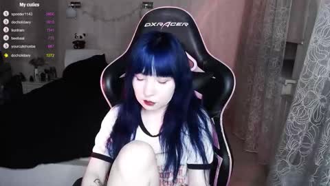 akirahartyx online show from October 2025 04:39:01 PM