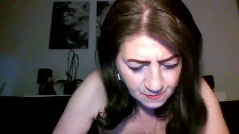 MIHAELA online show from April 2026 06:31:02 PM