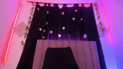 akirastone_ online show from September 2025 12:19:01 PM