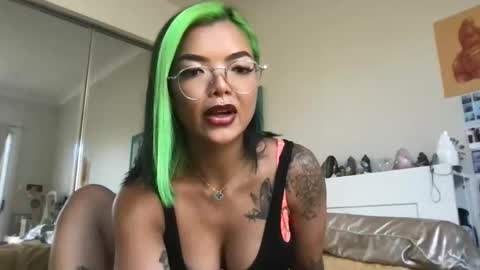 Snapshot of akirazayy chatting on December 2025 05:15:02 AM Akira Zay online show from December 2025 05:15:02 AM